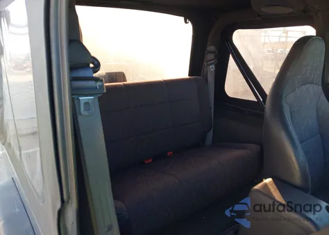 2002 Jeep Wrangler Sport z USA, uszkodzony, nr VIN 1J4FA49SX2P739285